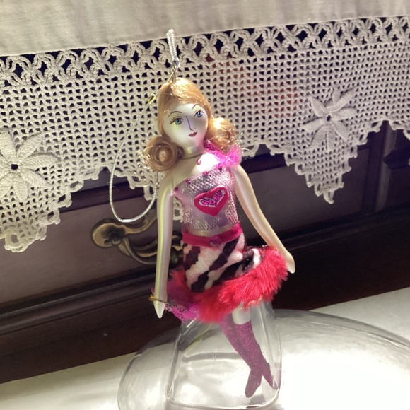Decorative doll ornament really sweet  “DOLLS of Elegance Collection - Picture 6 of 8